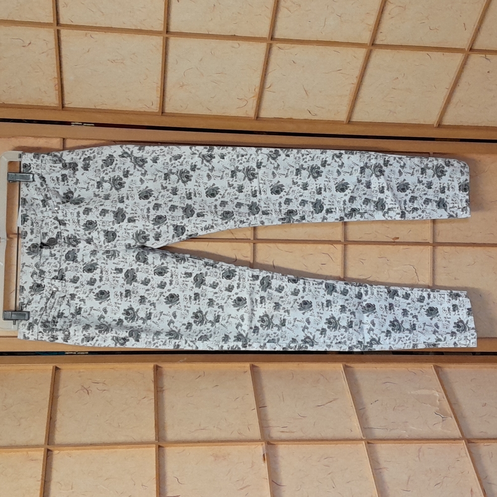 Aviva white and black  floral jeans size 5